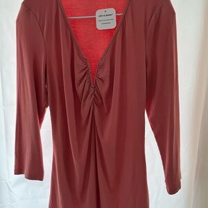 Ladies Doe & Rae stretch top new with tags size Large